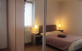 Cozy, Equipped Apartment With Free Monitored Private Parking Close To Old Town